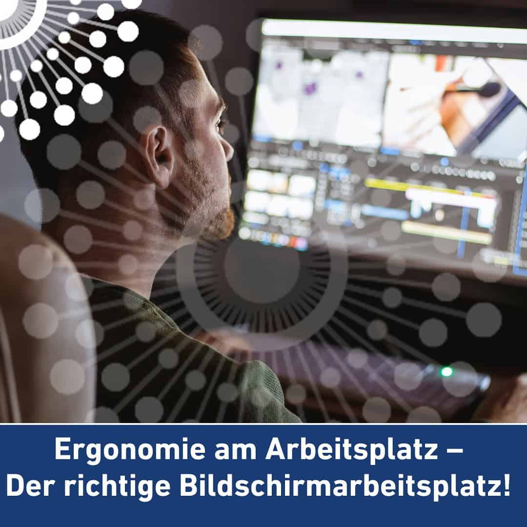 Mann arbeitet an einem ergonomischen Bildschirmarbeitsplatz mit mehreren Monitoren.
