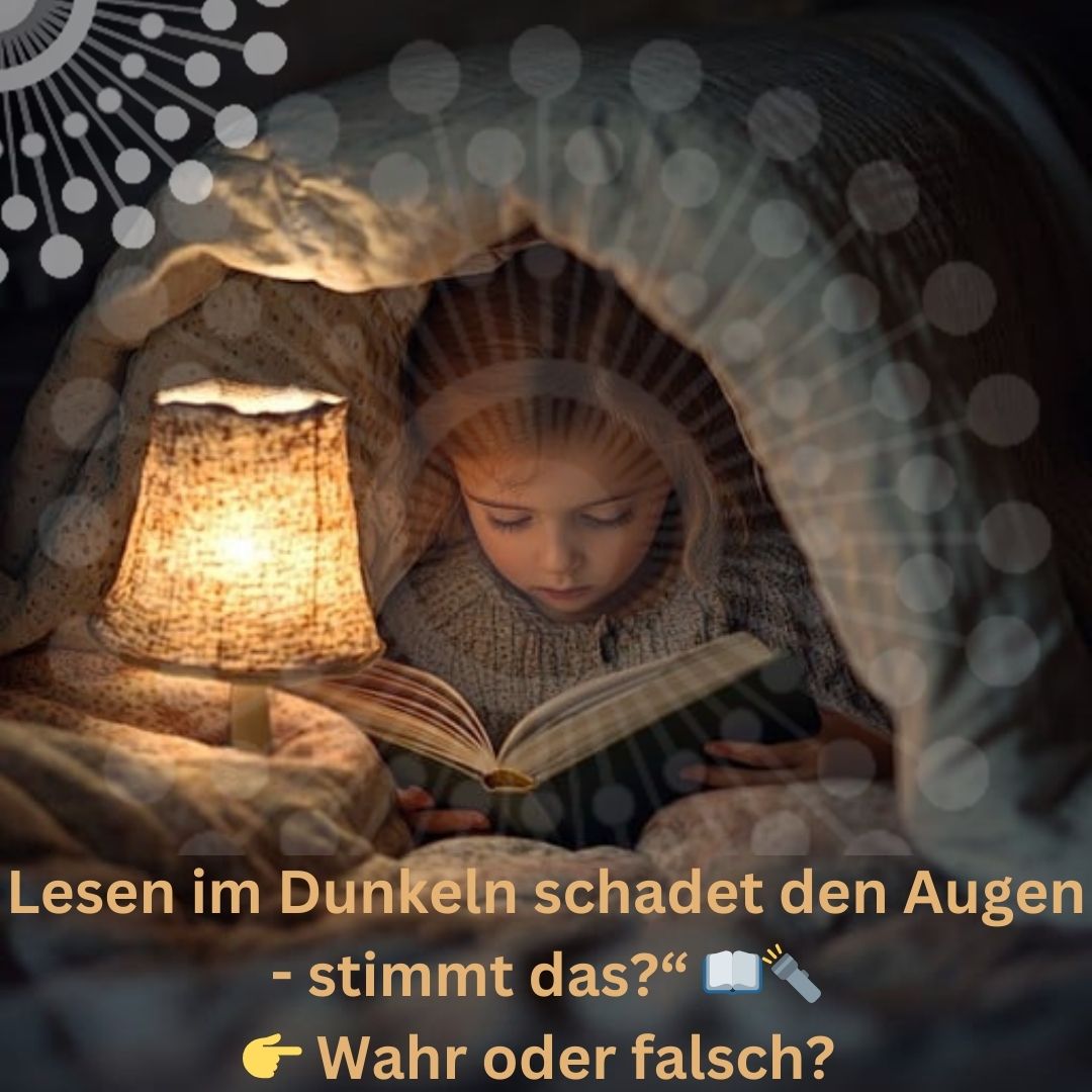 Kind liest im Dunkeln mit Taschenlampe und Buch.